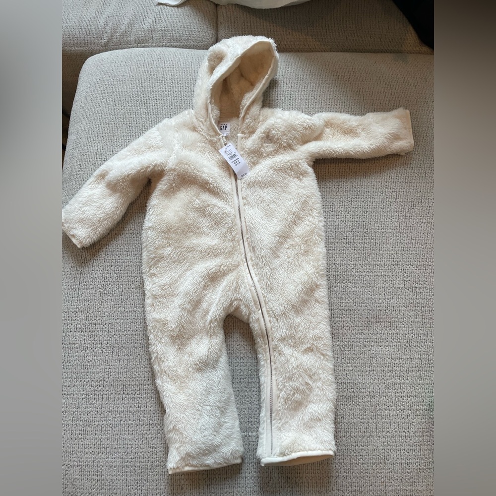 Baby gap onesie